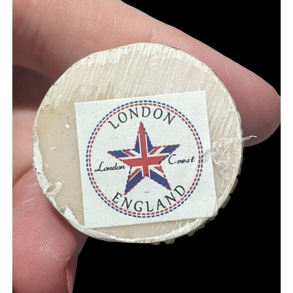 Queen Elizabeth II Mini Figure - Picture 7 of 16